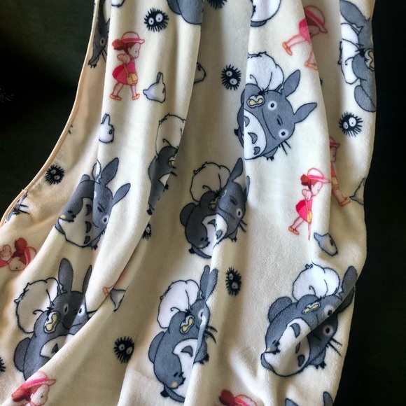 My Neighbour Totoro Throw Blanket - Picture 3 of 3